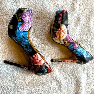🏝🏝🏝Chinese Laundry Floral stilettos 8